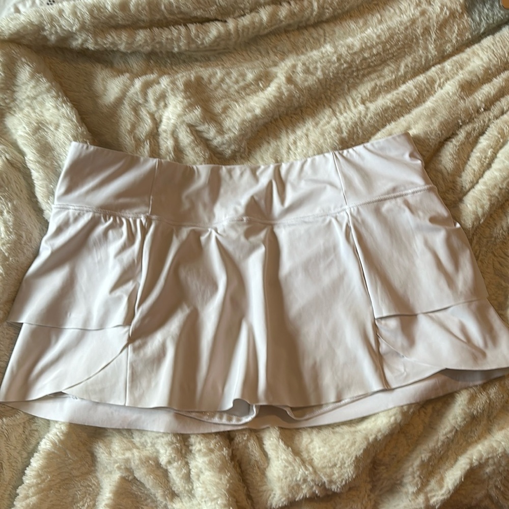 Athleta Skort size 1x in White. Skort is in great condition!